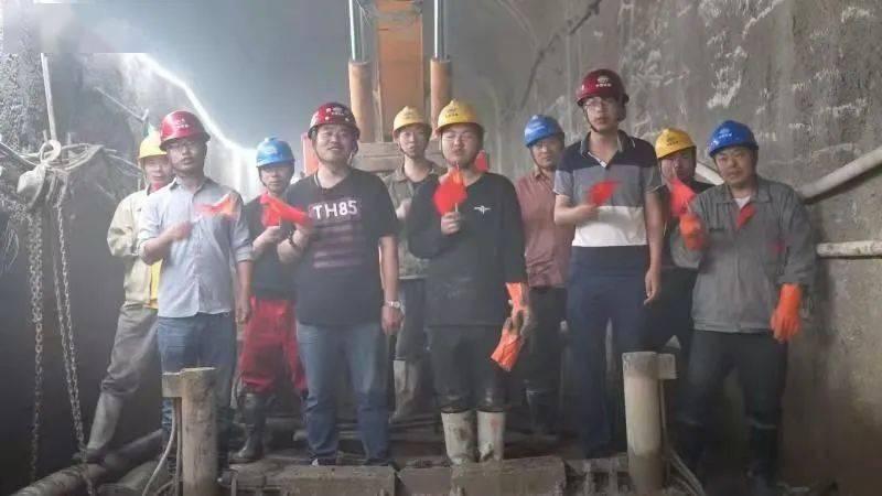 在抗洪抢险中牺牲，福建省政府批准柯佳勇、胡旭东、陈祖严为烈士